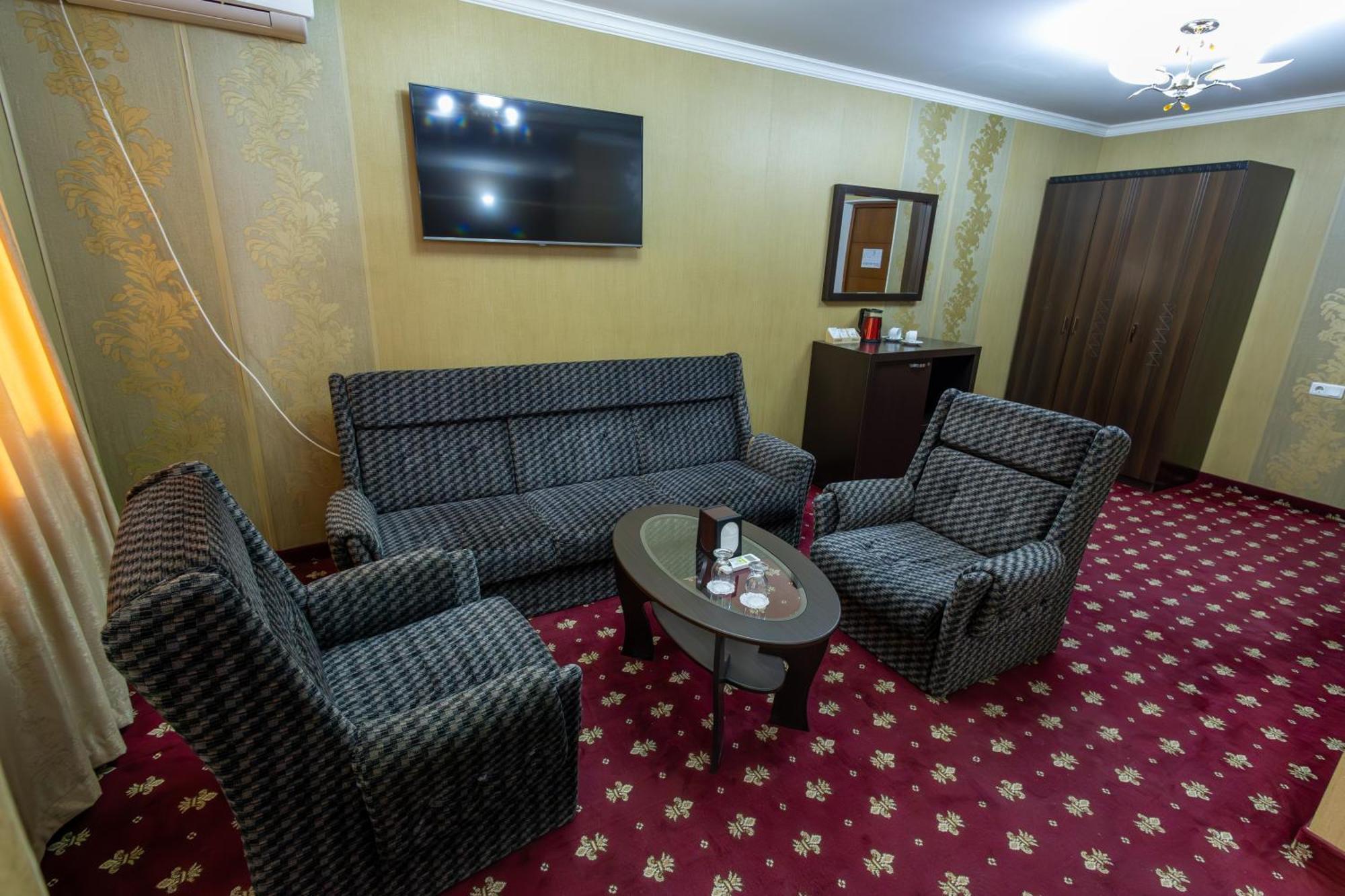 Gyumri Hotel Екстер'єр фото